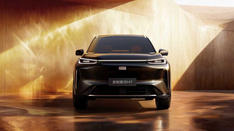 吉利银河M7技术首秀惊艳亮相;神盾金砖电池强势首发,主流电混SUV价值全面重塑。 汽车科技