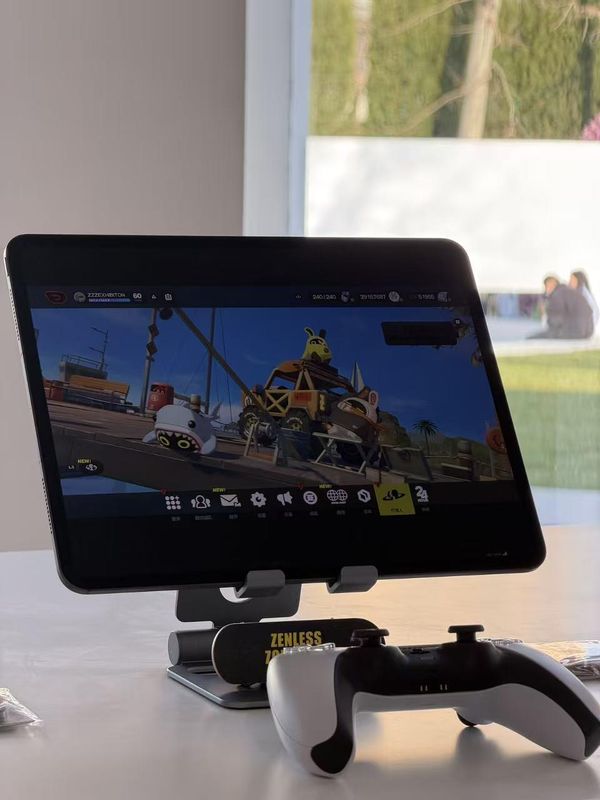  蒂姆·库克现身北京；八大游戏团队共话iOS优化；生态协作开启新篇章。 IT技术