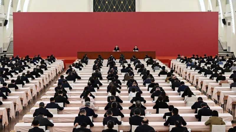  深邃远见：解码城市进化与时代演进的底层逻辑 新闻