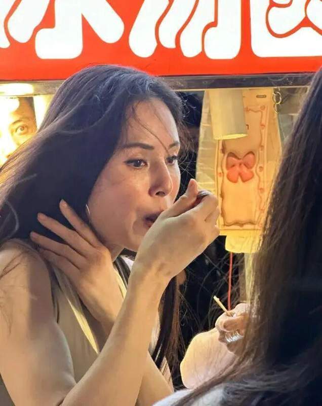 2024直播乱象警示:明星带货的信任崩塌与避坑指南 新闻