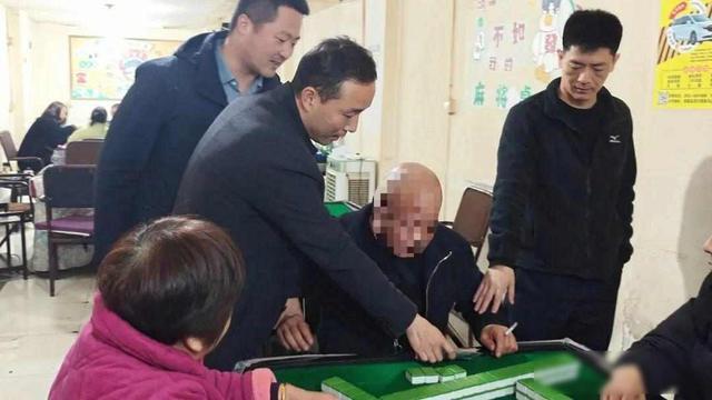 三十二年亡命路:那些藏在影子里的日与夜 情感心理