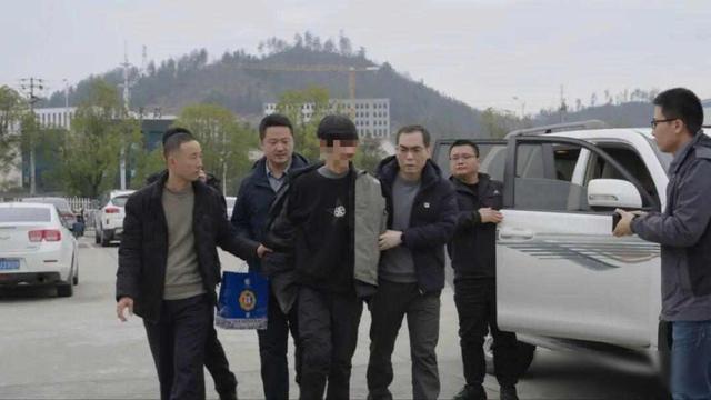 三十二年亡命路:那些藏在影子里的日与夜 情感心理