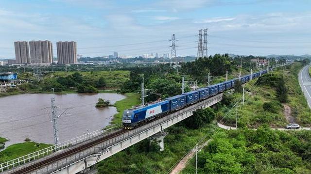 技术深度·网络韧性:解码中国高铁6万公里目标的工程逻辑与战略价值 新闻